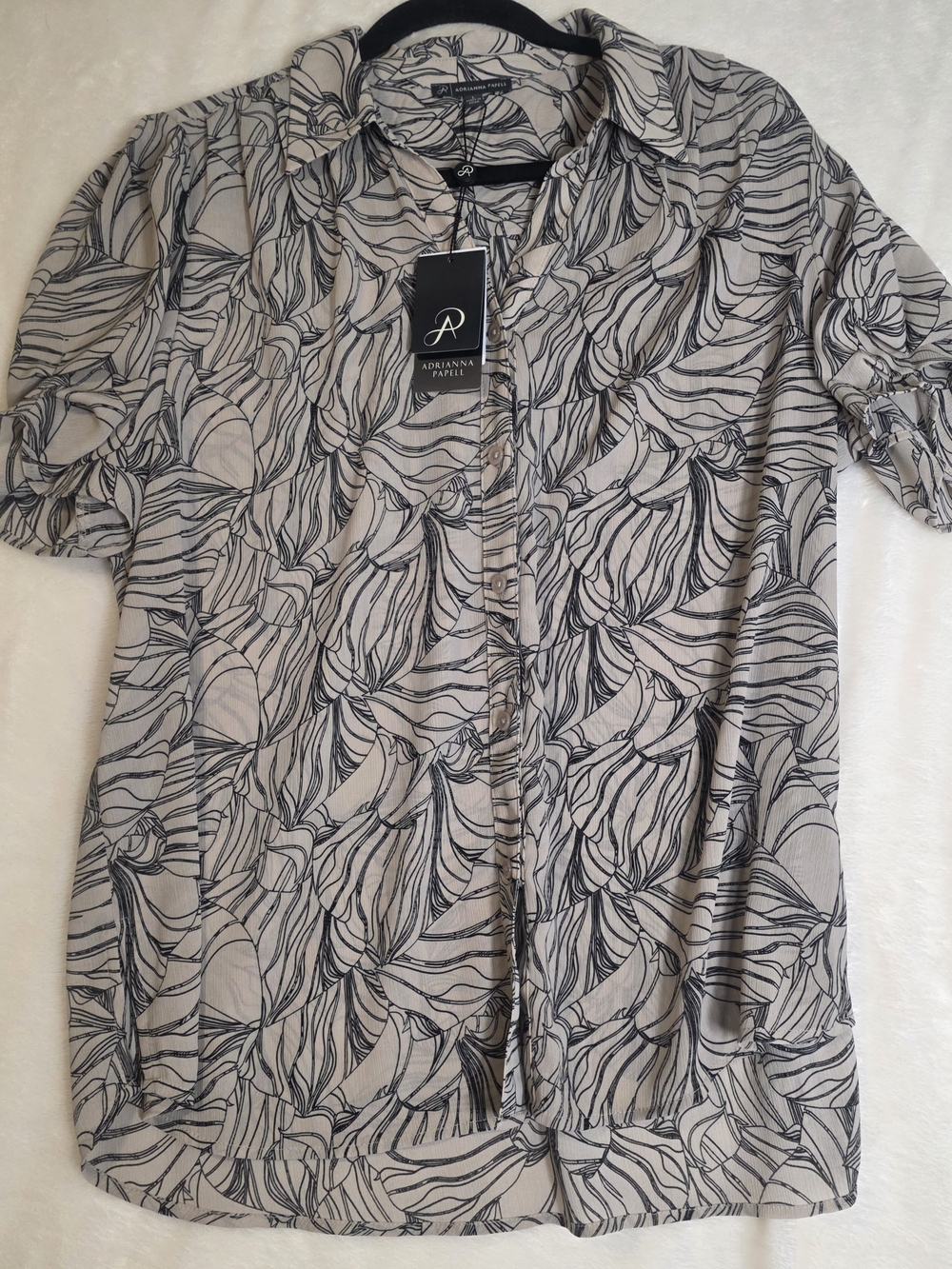 Adrianna Papell Beige & Black Abstract Leaf Print Lightweight Button-Up Blouse